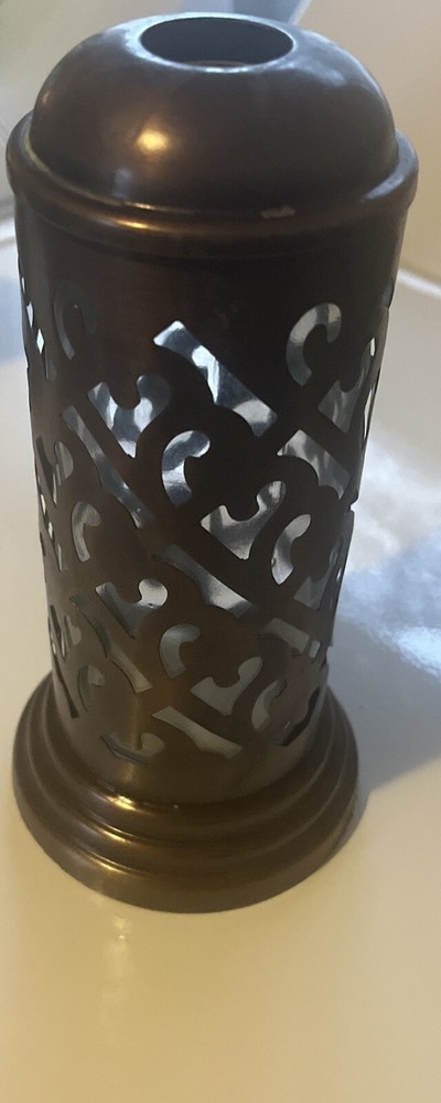 Gold Reed Diffuser Holder with Elegant Design