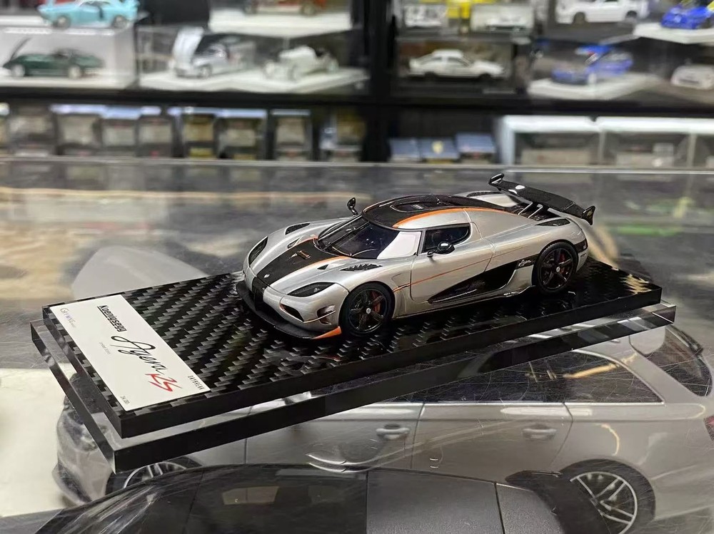 GRYNING 1:43 DAYBREAK Koenigsegg AGERA RS LightGray/Carbon Diecast Car Model
