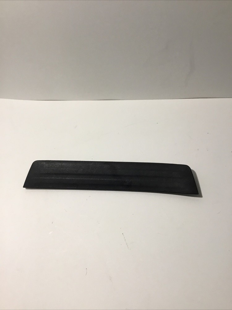 2015 2016 2017 TOYOTA CAMRY REAR RIGHT DOOR SILL SCUFF PLATE 67915-06021 OEM