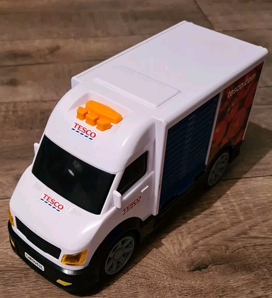 Tesco Delivery Toy Van With Sounds and Lights  By Carousel plus 6x Crates  READ