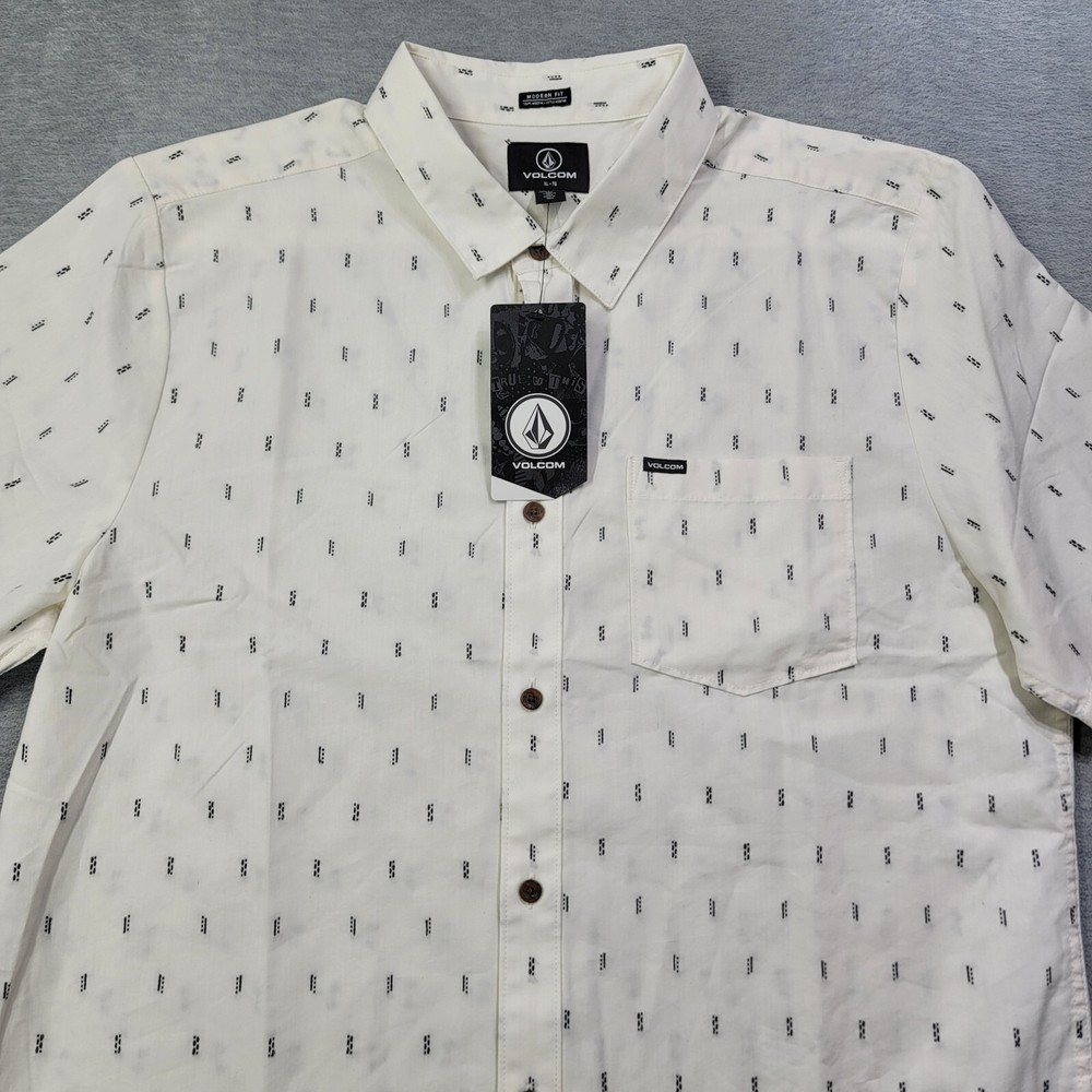 Volcom Shirt Mens XL White Geometric Button Up Modern Fit Chest Pocket NWT