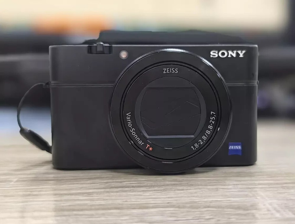 Sony Cyber-shot RX100 III Compact Digital Camera Tested in English