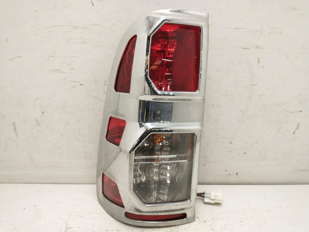 HILUX PASSENGER TAIL LIGHT LAMP  LEFT Pickup 2015 TOYOTA 2011-2015