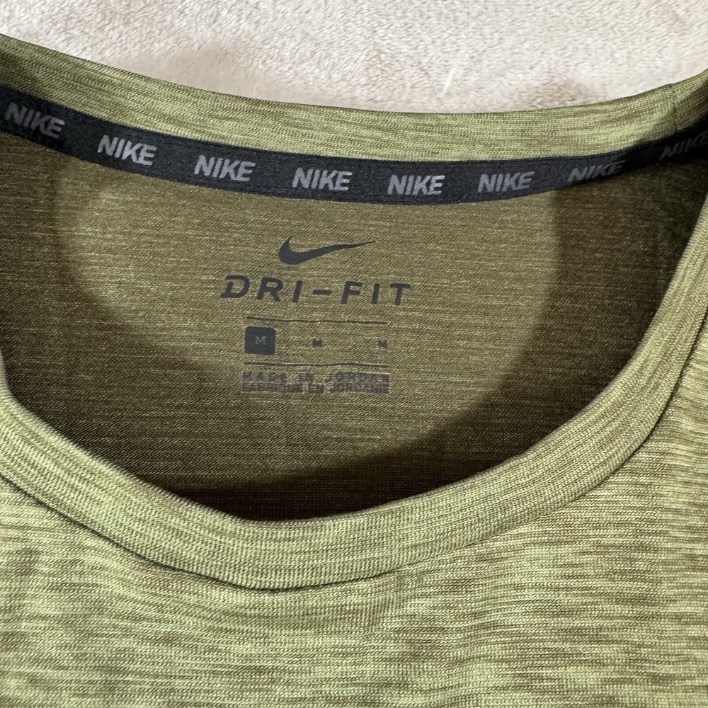 Nike Men’s Dri-Fit Training T-Shirt Crew Neck Green 832835 Size M