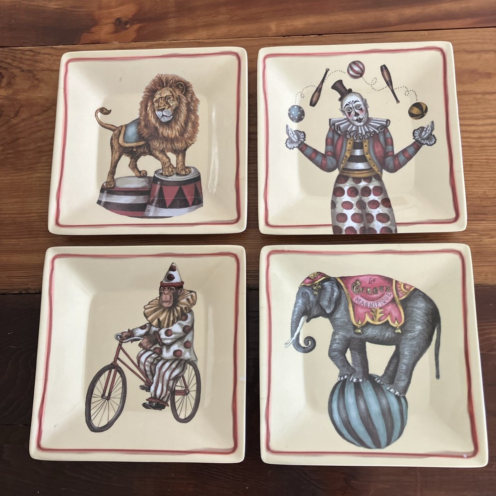 Creative Co-op Lori Siebert Four Square Circus-Themed Plates