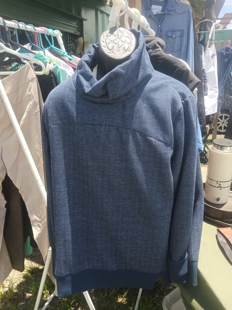 Wholesale Lot Of 25 Pcs Mixed Men's Clothes Reseller Consignment Size S,M,L,XL