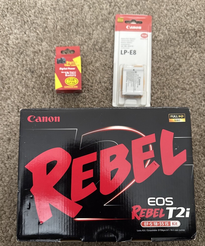 Canon EOS Rebel T2i DSLR Camera with 18-55mm Lens Kit
