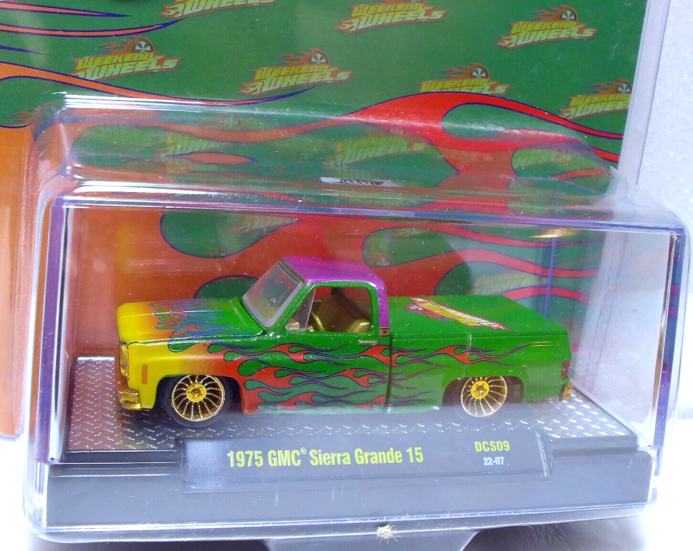 M2 Machines Weekend of Wheels 1975 GMC Sierra Grande 15 1:64 Diecast