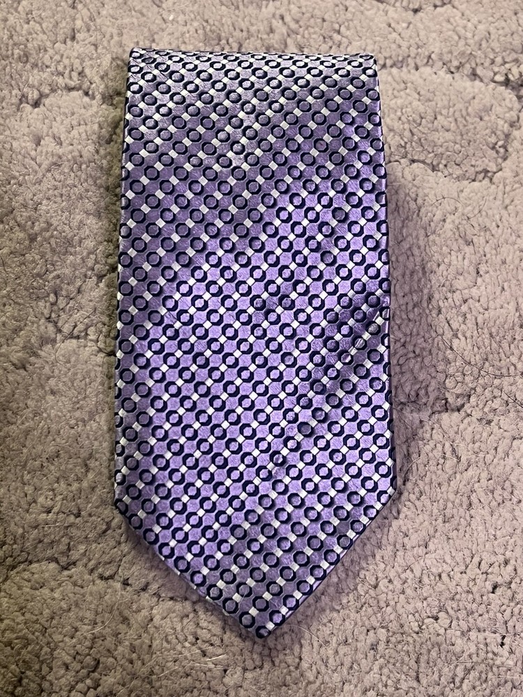 Tommy Hilfiger Men's Purple Italian Silk Designer Necktie Made in USA