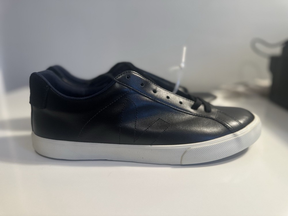 Veja Men's Sneakers Size 11.5 Eco-Friendly Vegan Leather