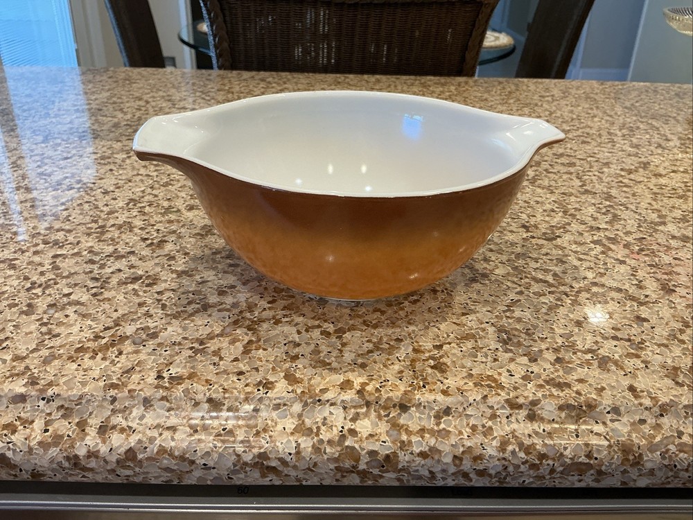 PYREX OLD ORCHARD CINDERELLA MIXING BOWL 442 COPPER BROWN OMBRE 1 1/2 QUARTS