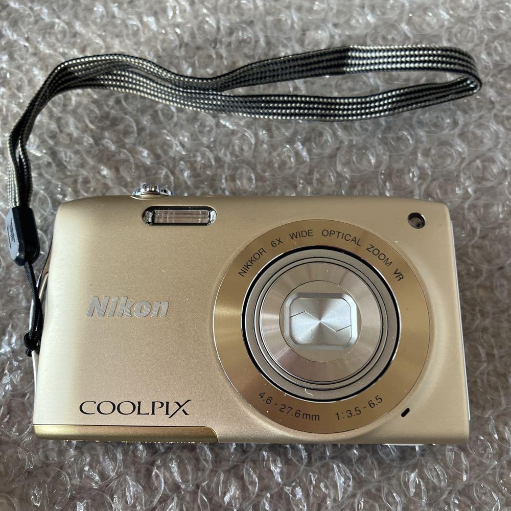 Nikon Coolpix S3300 Digital Camera Sd Card With Tripod