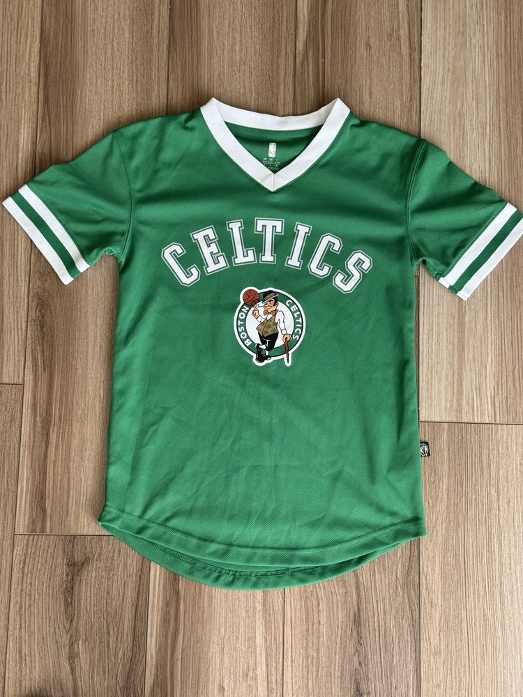 Boston Celtics T-Shirt Jersey Short Sleeve Kyrie Irving Green Youth Medium 10-12