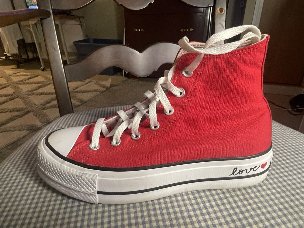 Red High Top Converse All Star Size 6.5 In Men’s for Sale Only Worn Once No Box