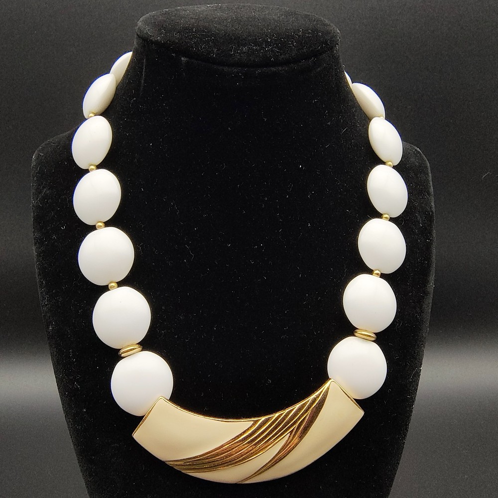 Vintage Trifari Statement Beaded Necklace White Cream Enamel Gold Tone Signed