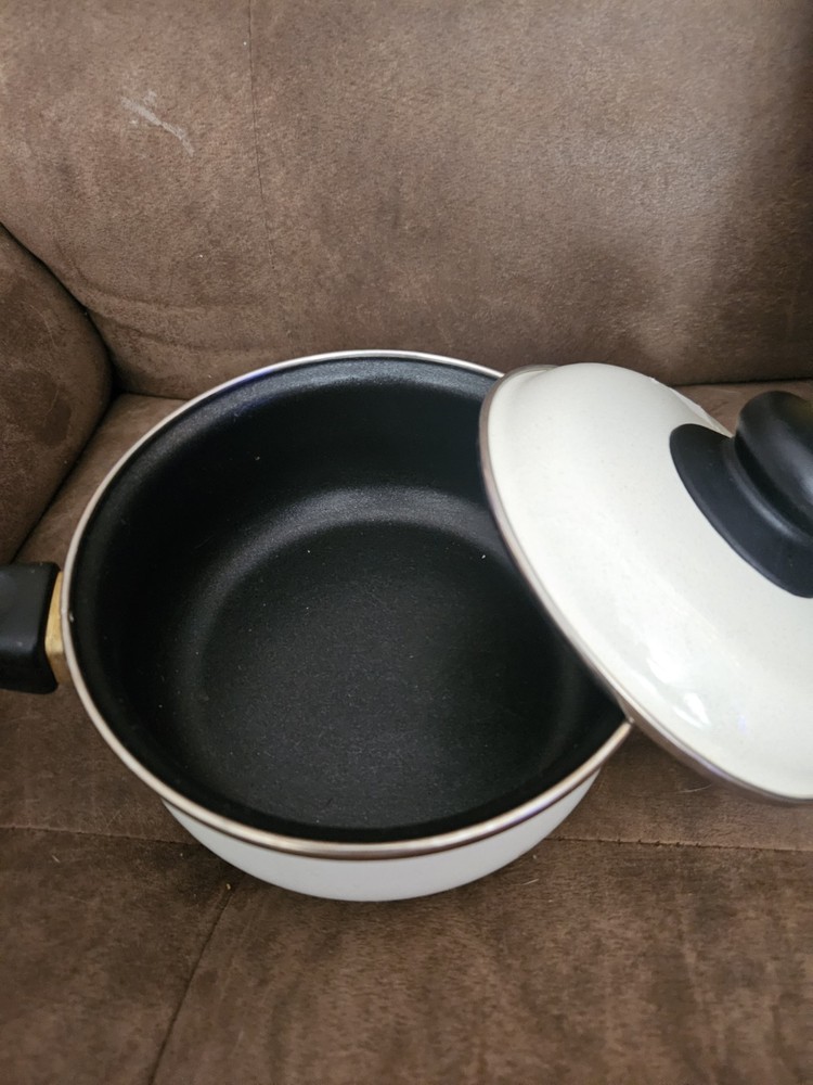 Encore 1 Qt Non-Stick White Saucepan with Lid, Metal, Gas/Electric Compatible