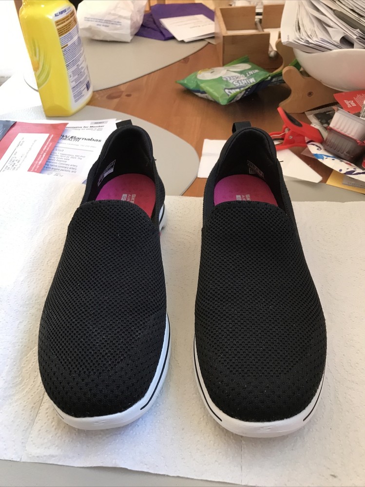 Skechers Womens Size 8 Air Cooled Goga Mat Black Fabric Casual Sneakers Pre-Owned