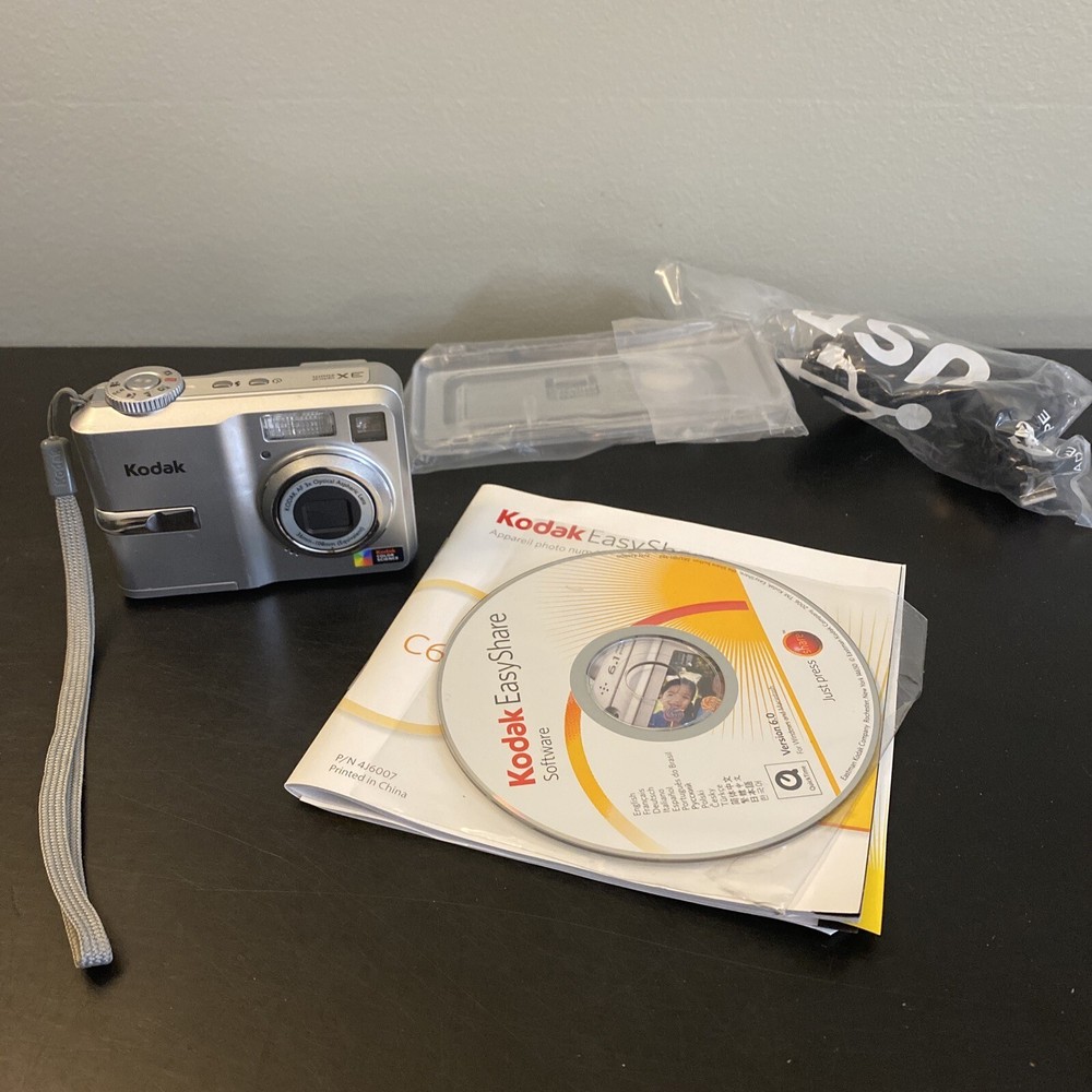 Kodak EasyShare C633 6.1MP Digital Camera - Silver Parts Or Repair