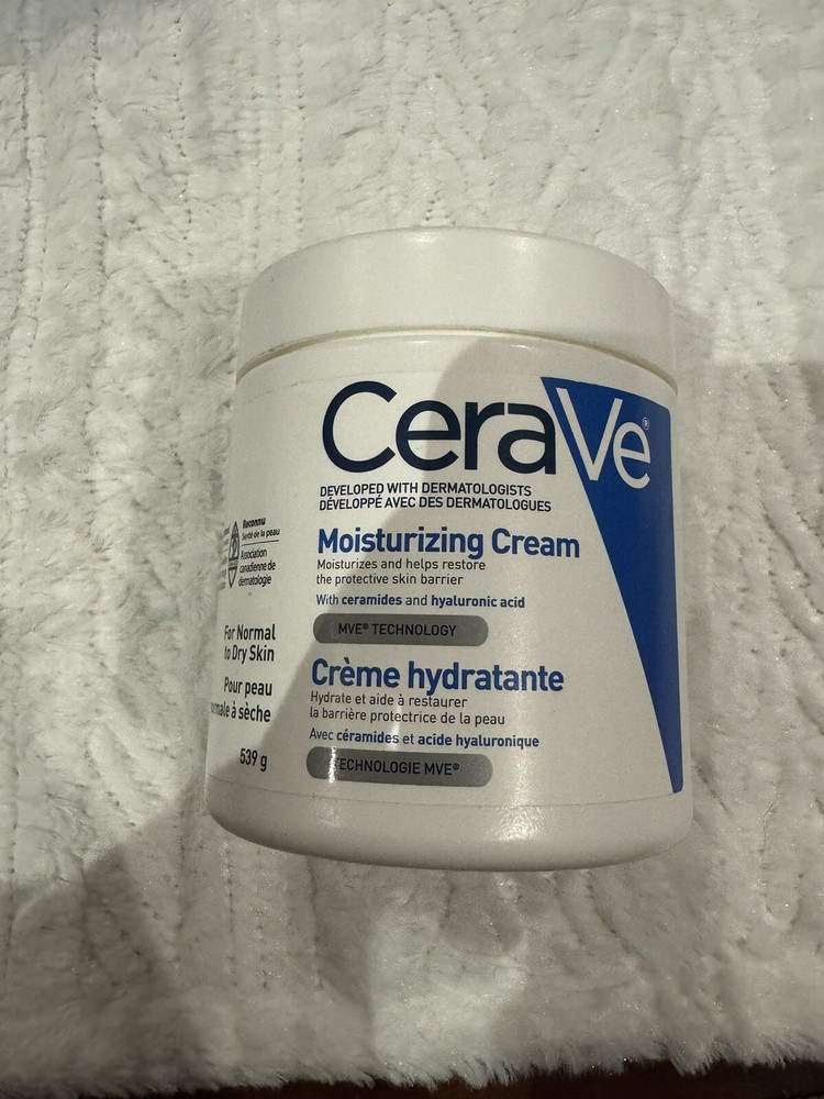 CeraVe Moisturizing Lotion for Normal to Dry Skin on Body and Face 19oz No Seal