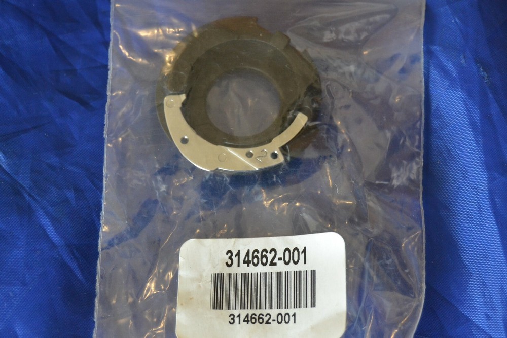 BOBBIN CASE Singer 2010 Singer Sewing Machine Part No. 314662-001