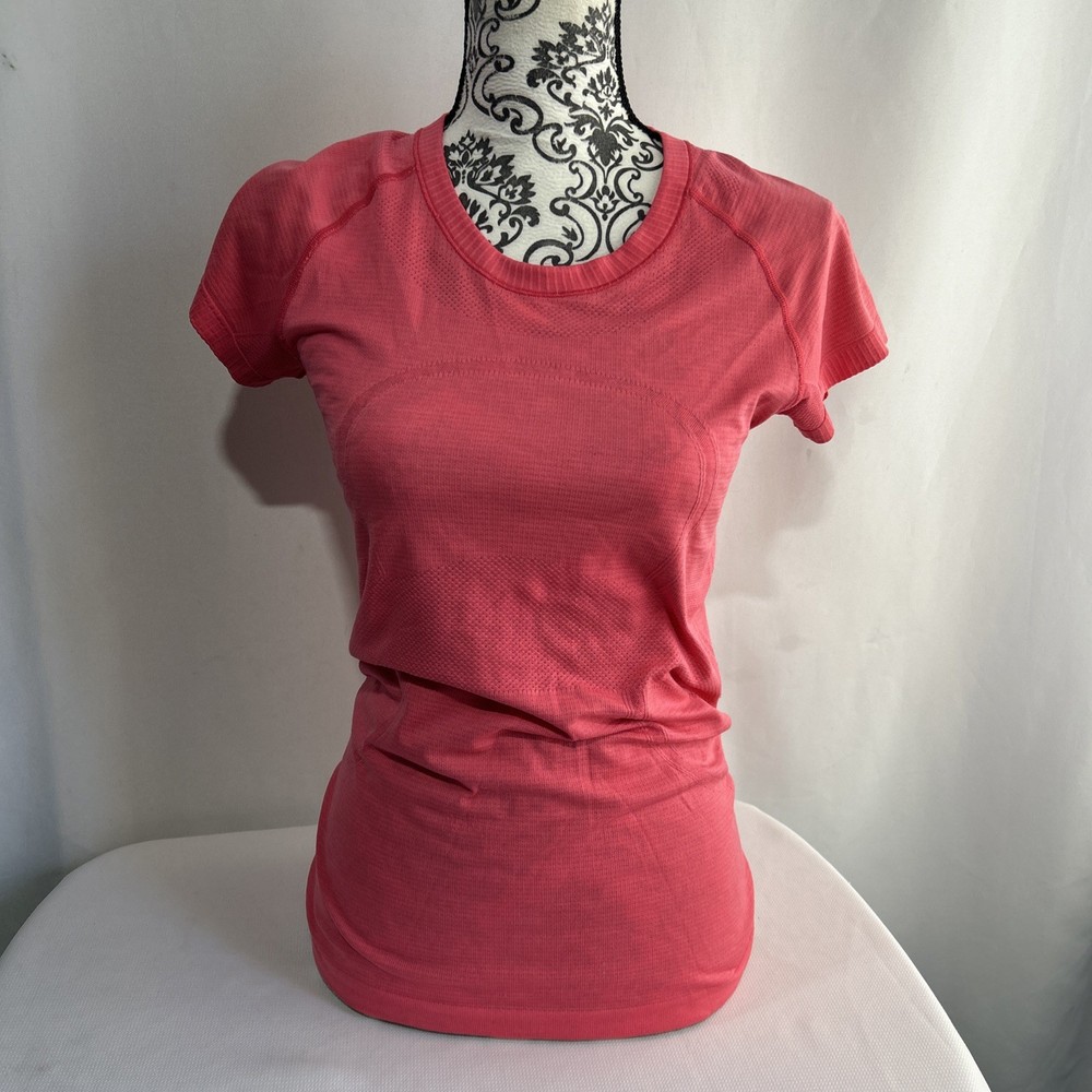 Lululemon Swiftly Tech Short Sleeve Shirt- Women’s Size 6 Pink