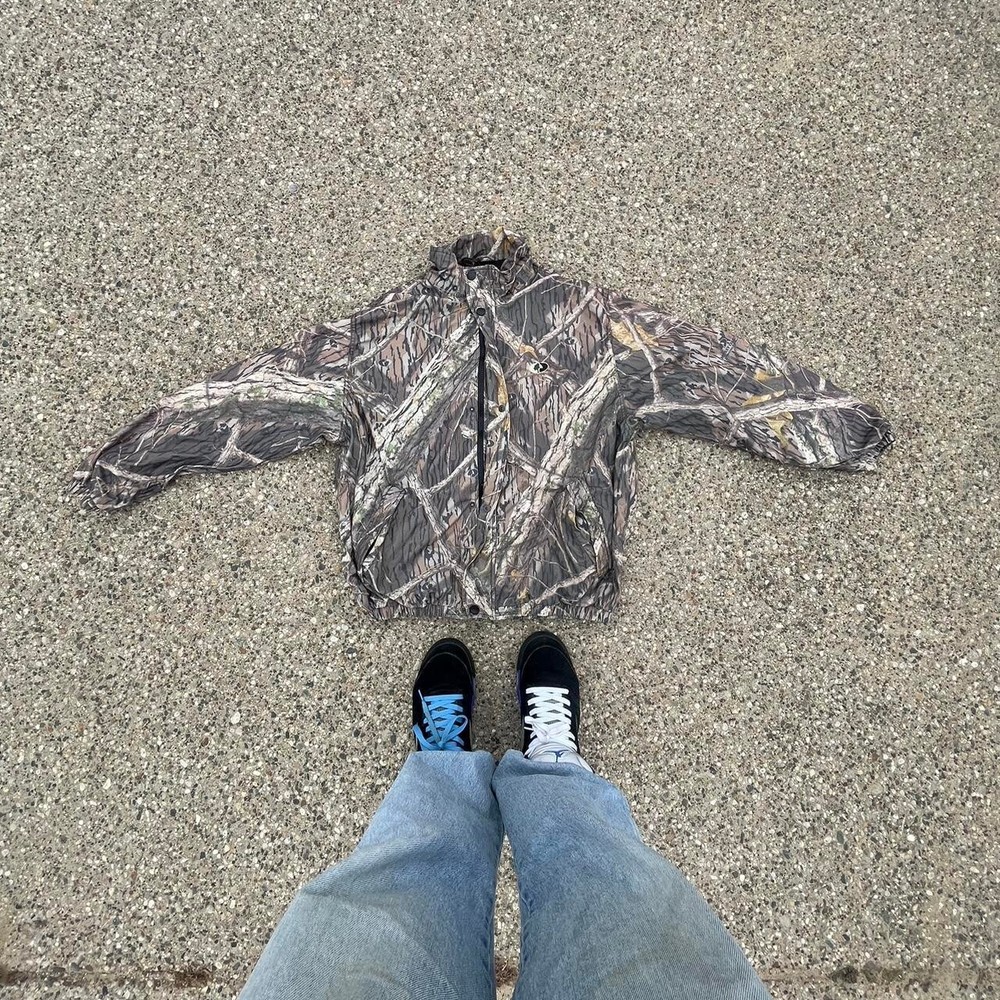 vintage mossy oak camo zip up jacket size xl with buttons and a great crop!