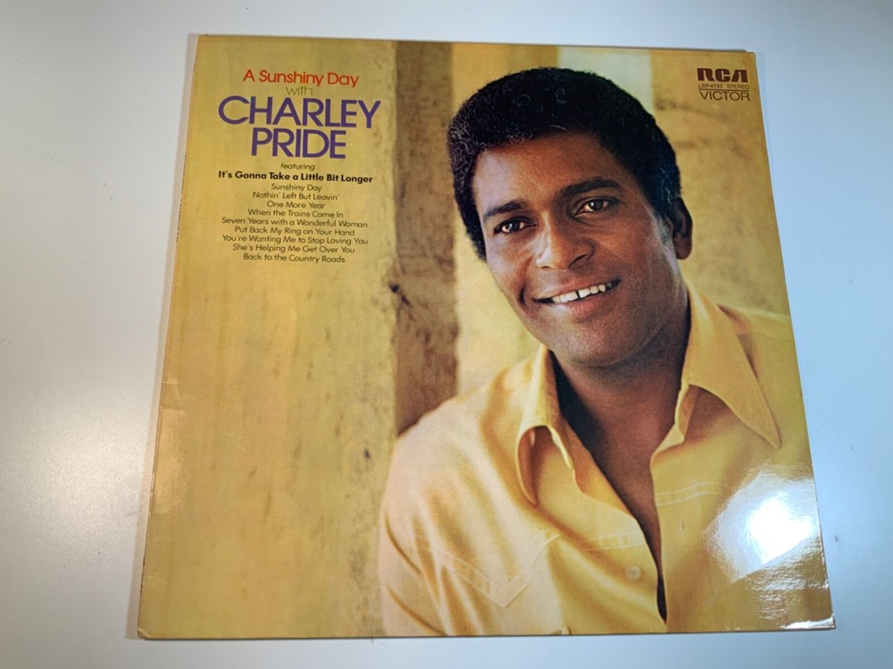 VINTAGE CHARLEY PRIDE A sunshiny day VINYL LP RCA 1972-image