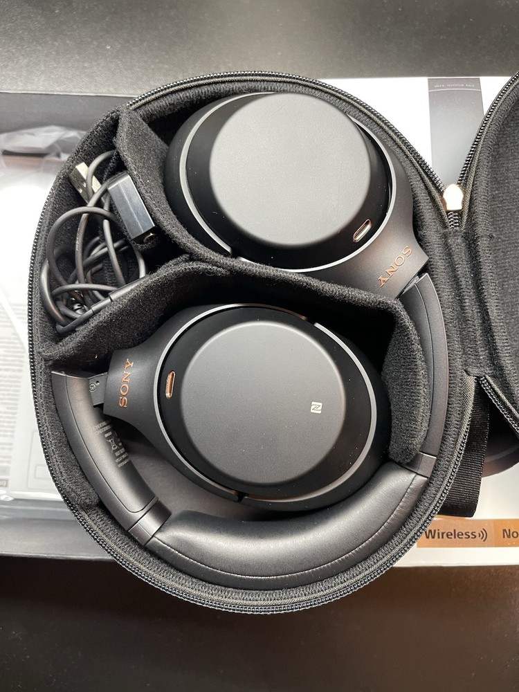 Sony WH1000XM3 Noise Cancelling Headphones, Wireless Bluetooth Over the Ear Head