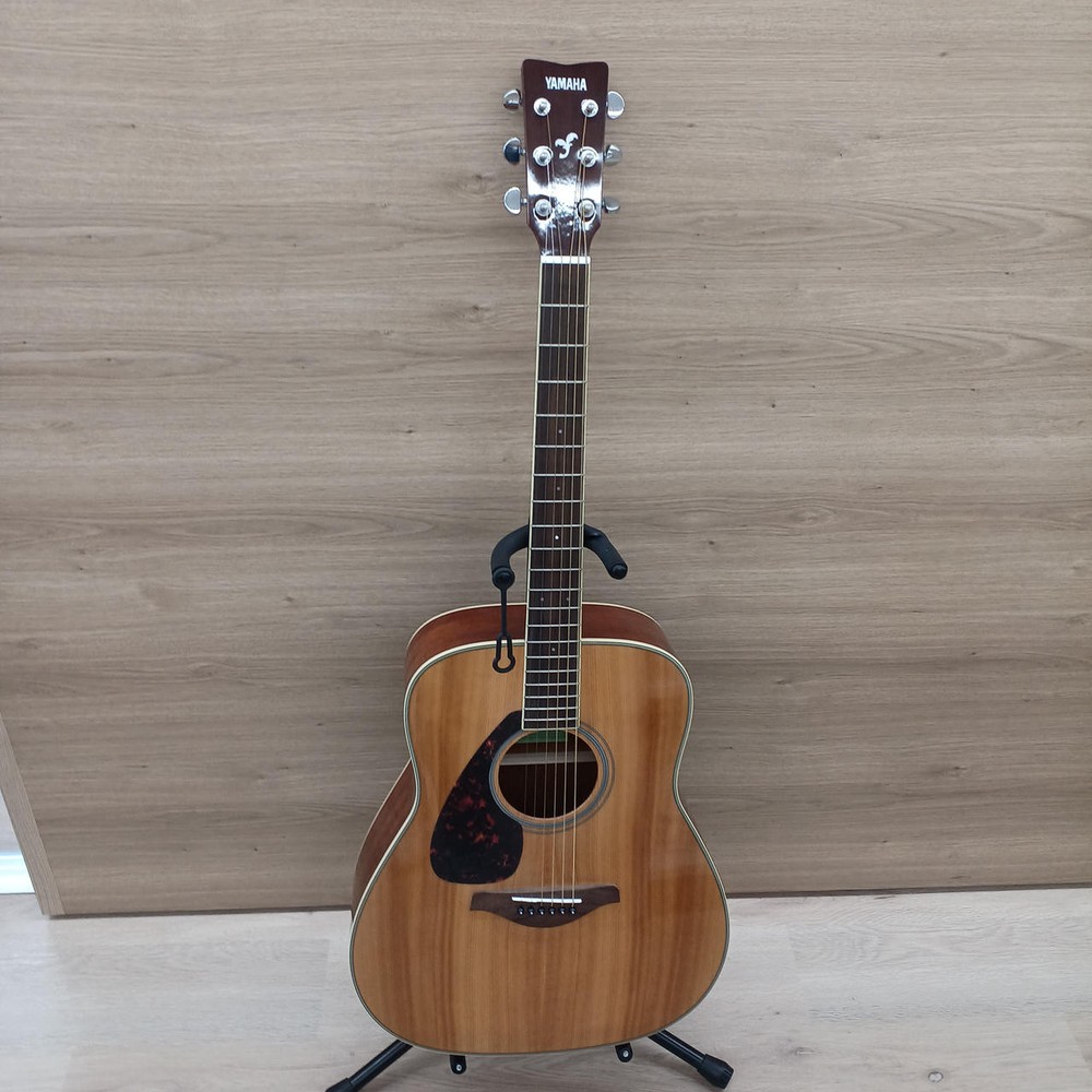 Yamaha FG820L Solid Top Acoustic Guitar Natural Finish