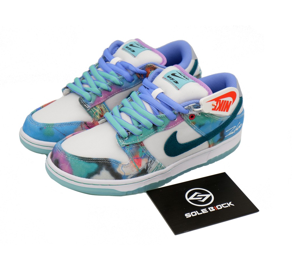 Futura Laboratories x Nike Dunk SB Low Top Boardshorts Men's  HF6061-400