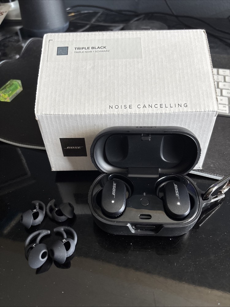 Bose QuietComfort In Ear Wireless Headphones - Triple Black (831262-0010)