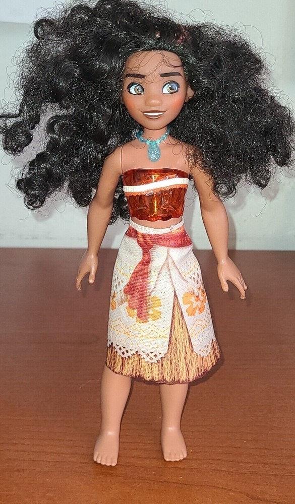 Disney Princess Moana 9.5 Inch Doll with Original Outfit 2021 Action Figure