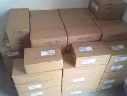 1pcs New Yaskawa Servo Driver SGDH-1ADE