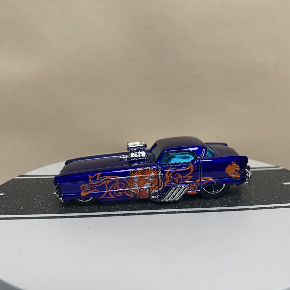 2005 Hot Wheels Wild Cats Nash Metropolitan Blue Tiger 5SP Metrorail Edition
