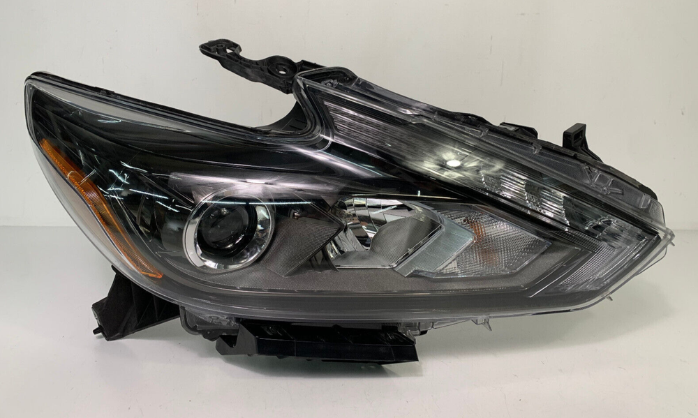 2016 2017 2018 Nissan Altima Right Passenger Side LED Chrome Headlight Lamp OEM
