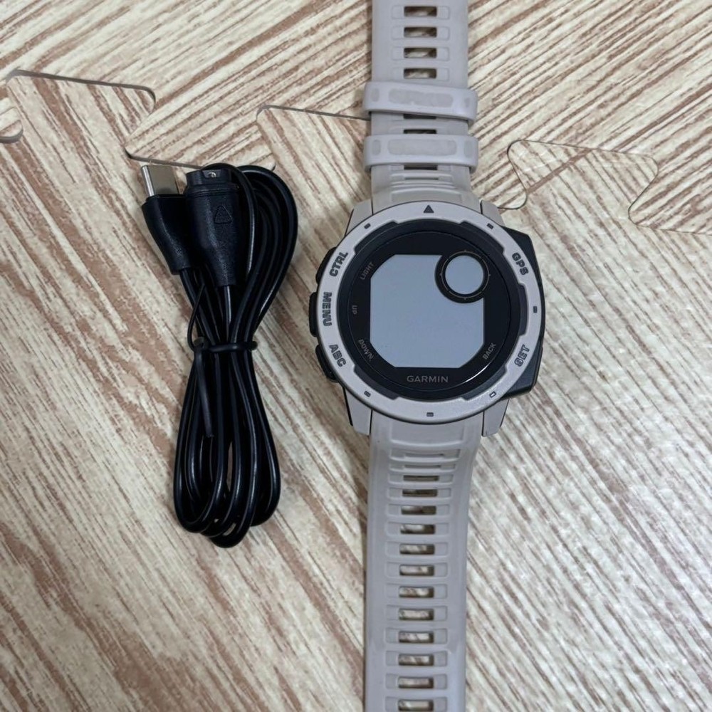 Garmin Smartwatch Beige with Charging Cable INSTINCT
