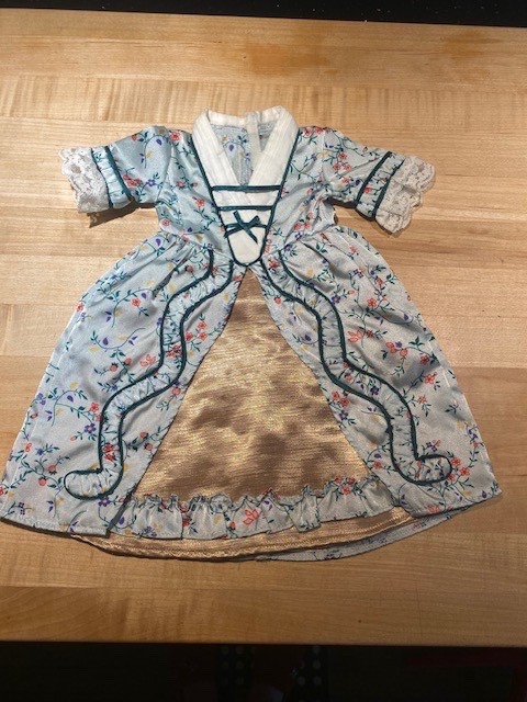 American Girl Elizabeth Doll Retired Holiday Gown Green Dress