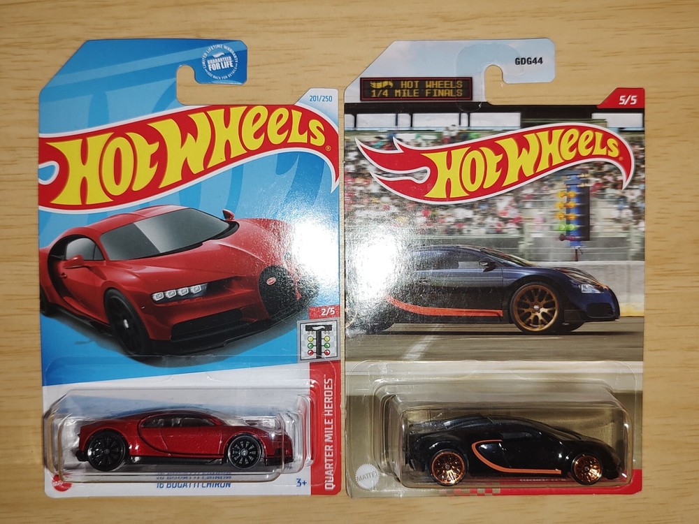 VHTF Hot Wheels Lot of 2 Bugatti Veyron & Bugatti Chiron