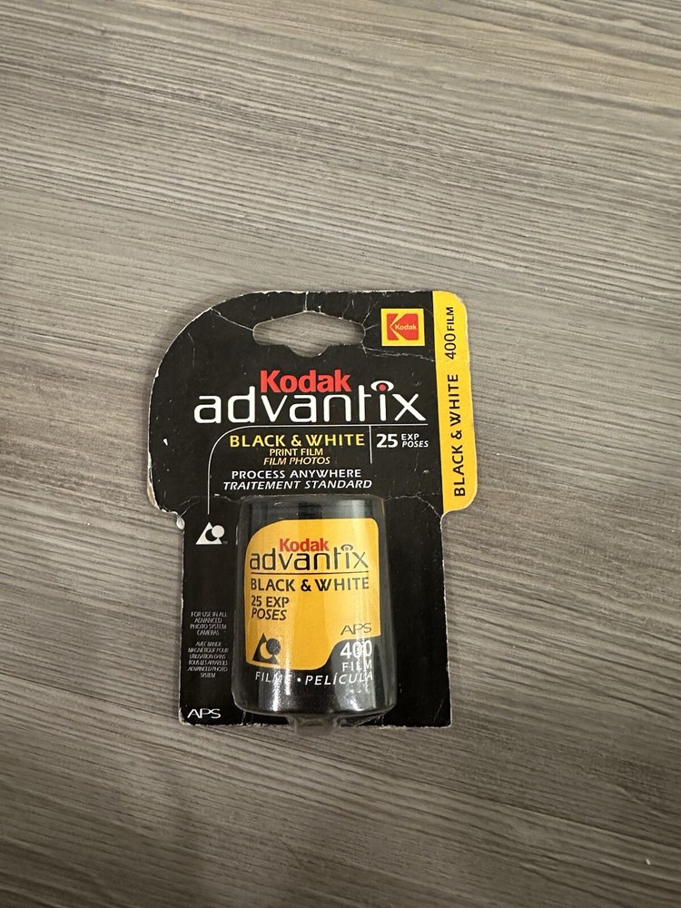 Kodak Advantix Black And White 400 Film 25 Exp Poses