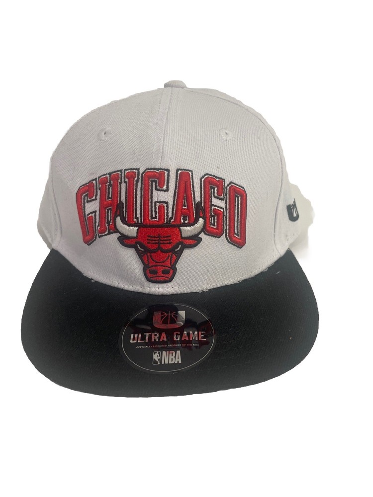 Chicago Bulls Retro Snapback Hat by New Era in White and Black Ultra Game Design