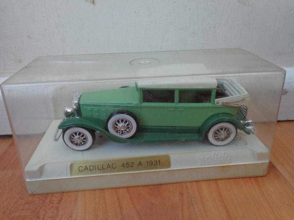 1/43 SOLIDO AGE D'OR - CLASSIC #4085 CADILLAC 452 A LANDAULET GREEN DIECAST CAR