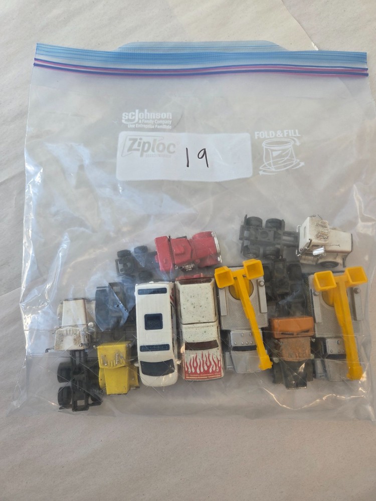 Grab Bag Lot #19 HO Scale Cars 9 Pieces