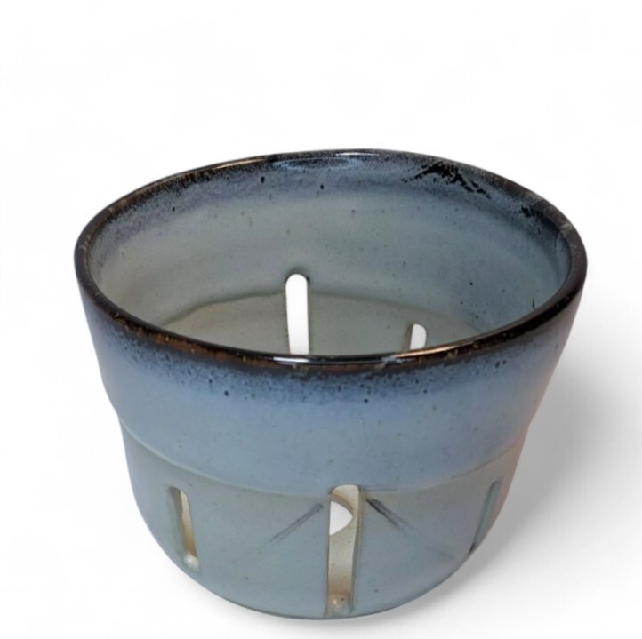 Glazed ceramic Berry Bowl colander 4