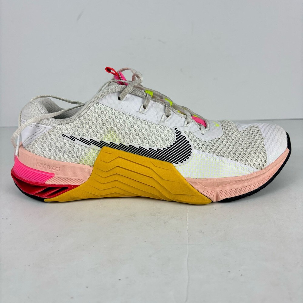 Nike Metcon 7 White Bright Crimson Cross Training Shoes womens size 8.5