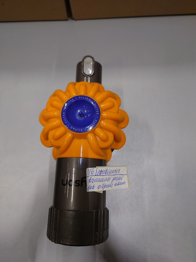 Dyson V6 Cordless Vacuum Used Weak Battery No Accessories  