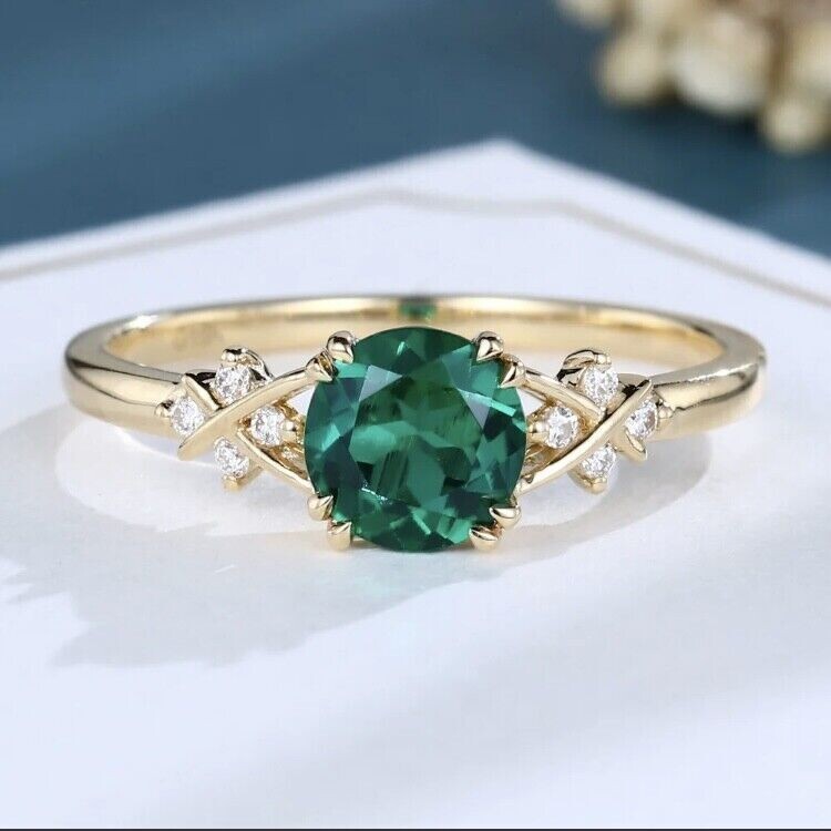 Round Cut Simulated Emerald Women's Wedding Ring in 14K Gold Plated