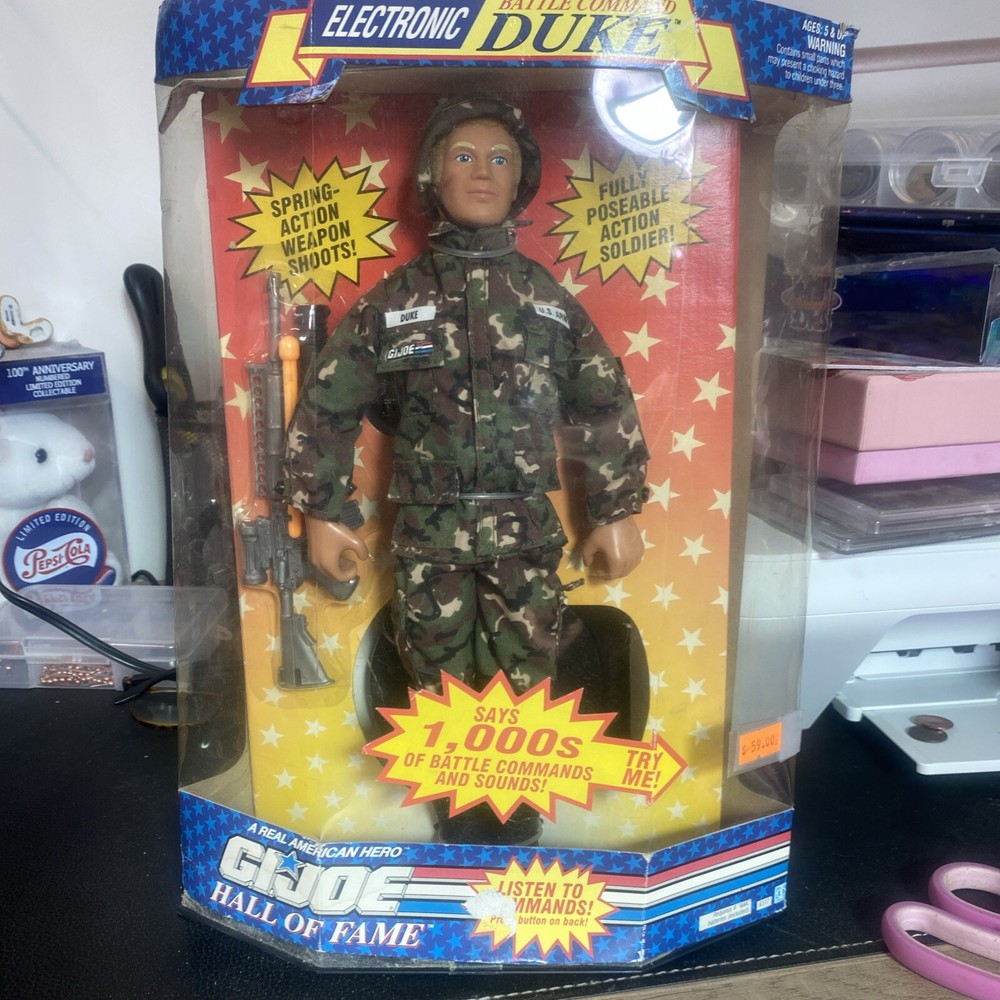 Hasbro G.I. Joe 12-inch Electronic Battle Command Duke Action Figure Hall of Fame Series