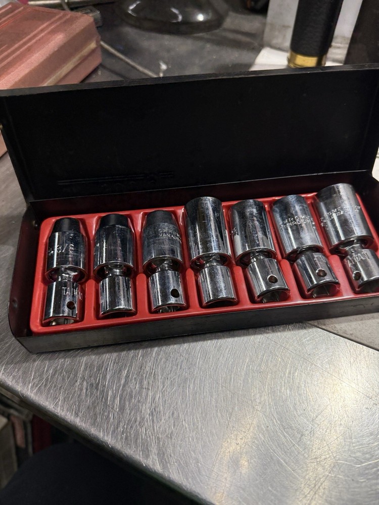 PITTSBURGH 7-Piece Chrome Vanadium Swivel Socket Set