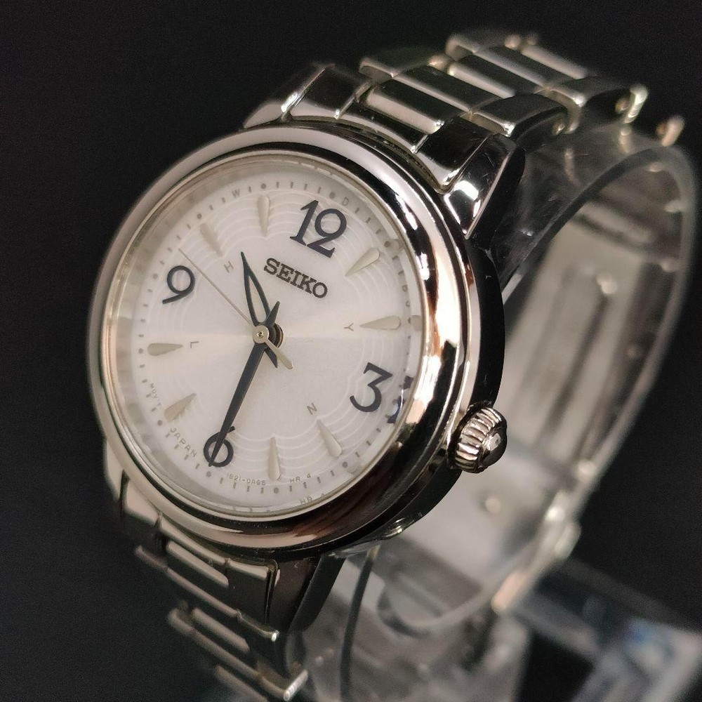 SEIKO Solar Women's Watch White Blue Silver Tisse Excellent Condition