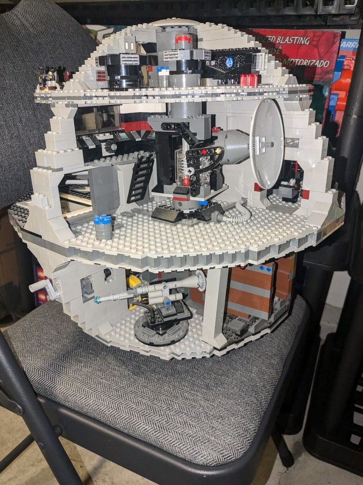 LEGO Star Wars Death Star 10188 90-95% Complete Includes Manual Missing Minifigures  